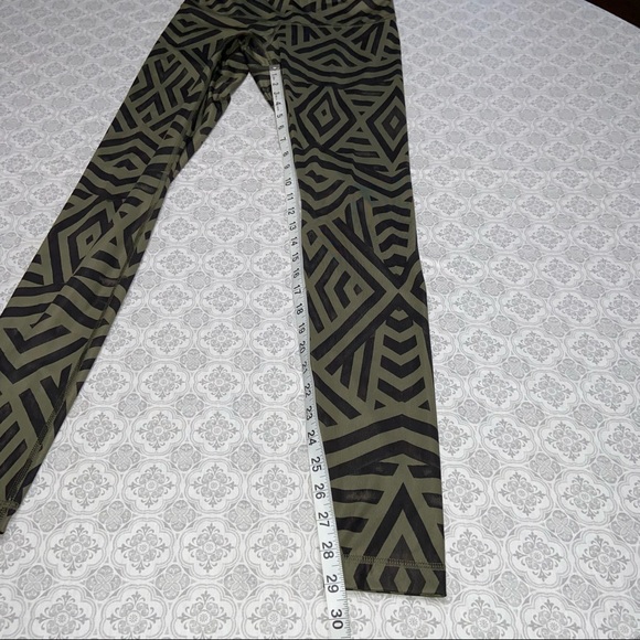 Lululemon Chevron Shuffle Fatigue Green Black 6 - Picture 15 of 15